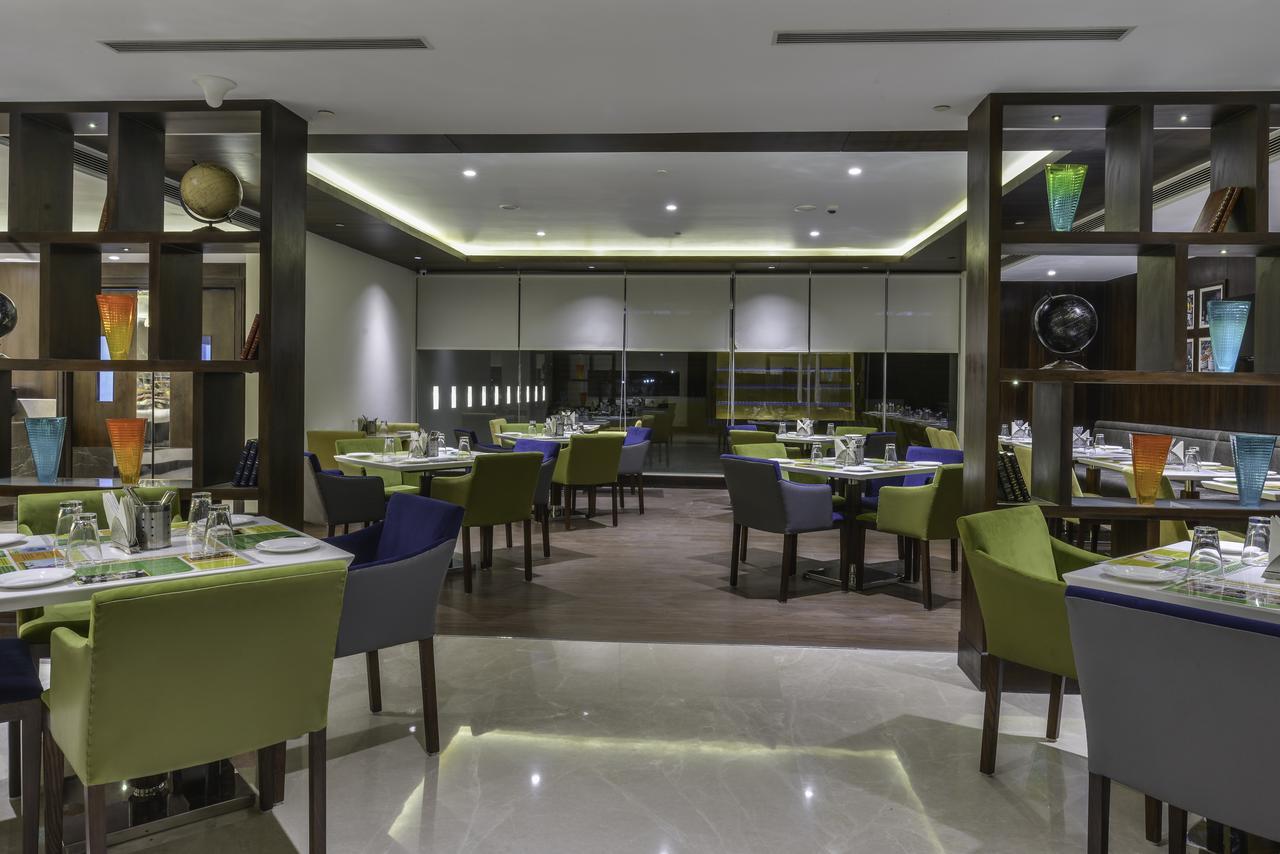 Lemon Tree Hotel Jammu Buitenkant foto