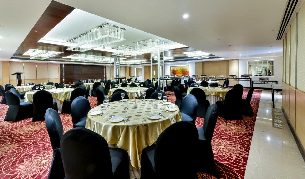 Lemon Tree Hotel Jammu Buitenkant foto